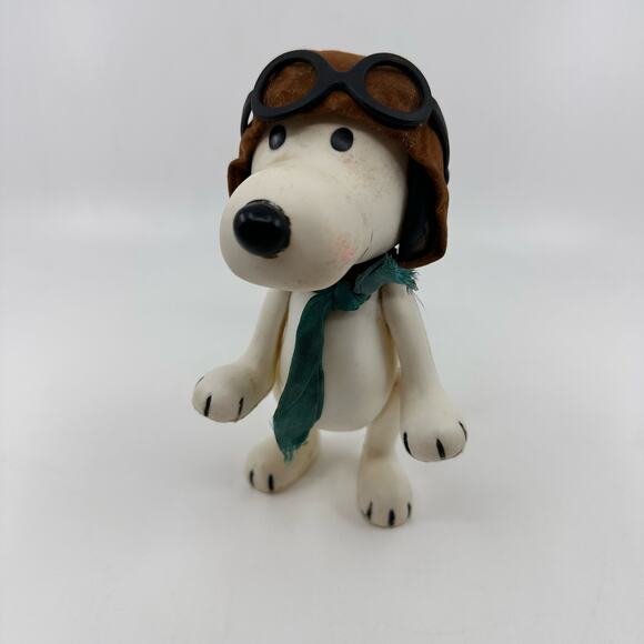 Vtg Snoopy Toy Flying Plastic Toy w/Hat, Scarf & Glass Charlie Brown 60s Vintage - Picture 1 of 9